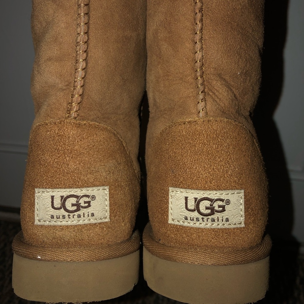 Tan Uggs